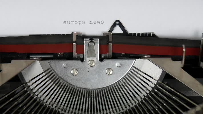 514_Europa_News_drehen_Schreibmaschine