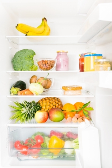 Kühlschrank mit Obst und Gemüse 20130110