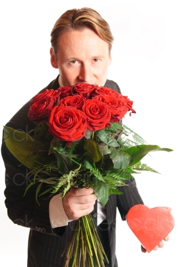 Mann mit roten Rosen 20091212_0225